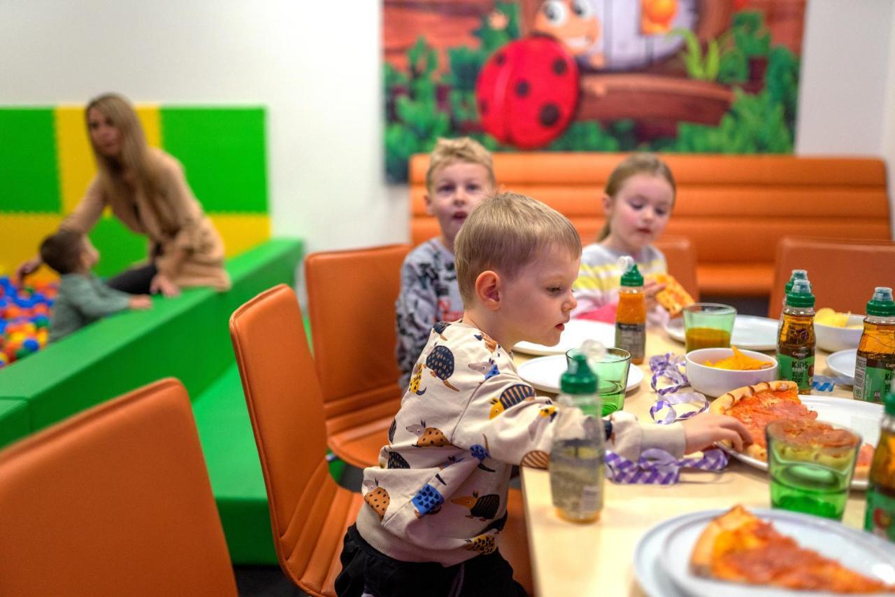 Hotel Smetanova Vsetín Екстериор снимка