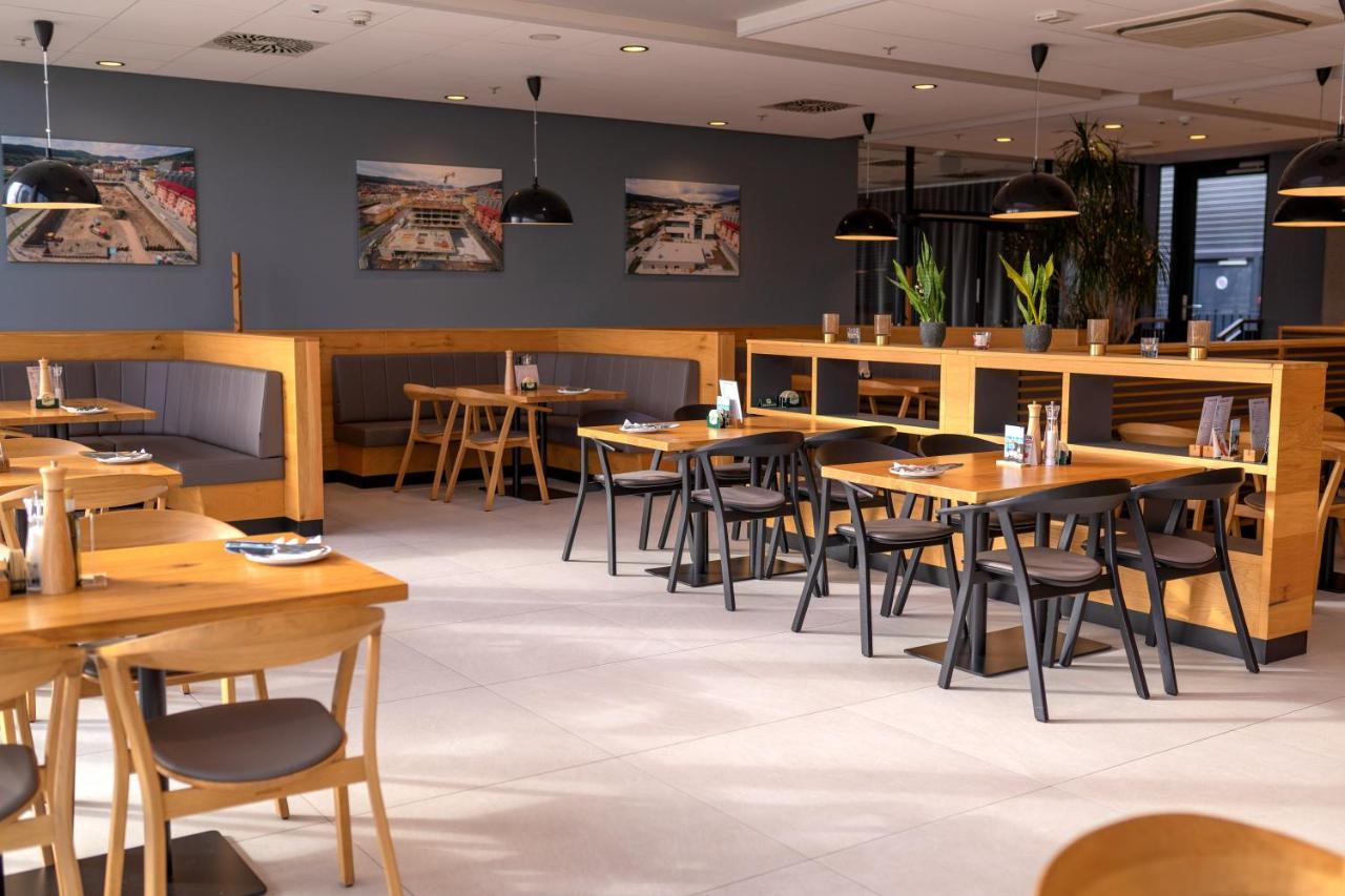 Hotel Smetanova Vsetín Екстериор снимка